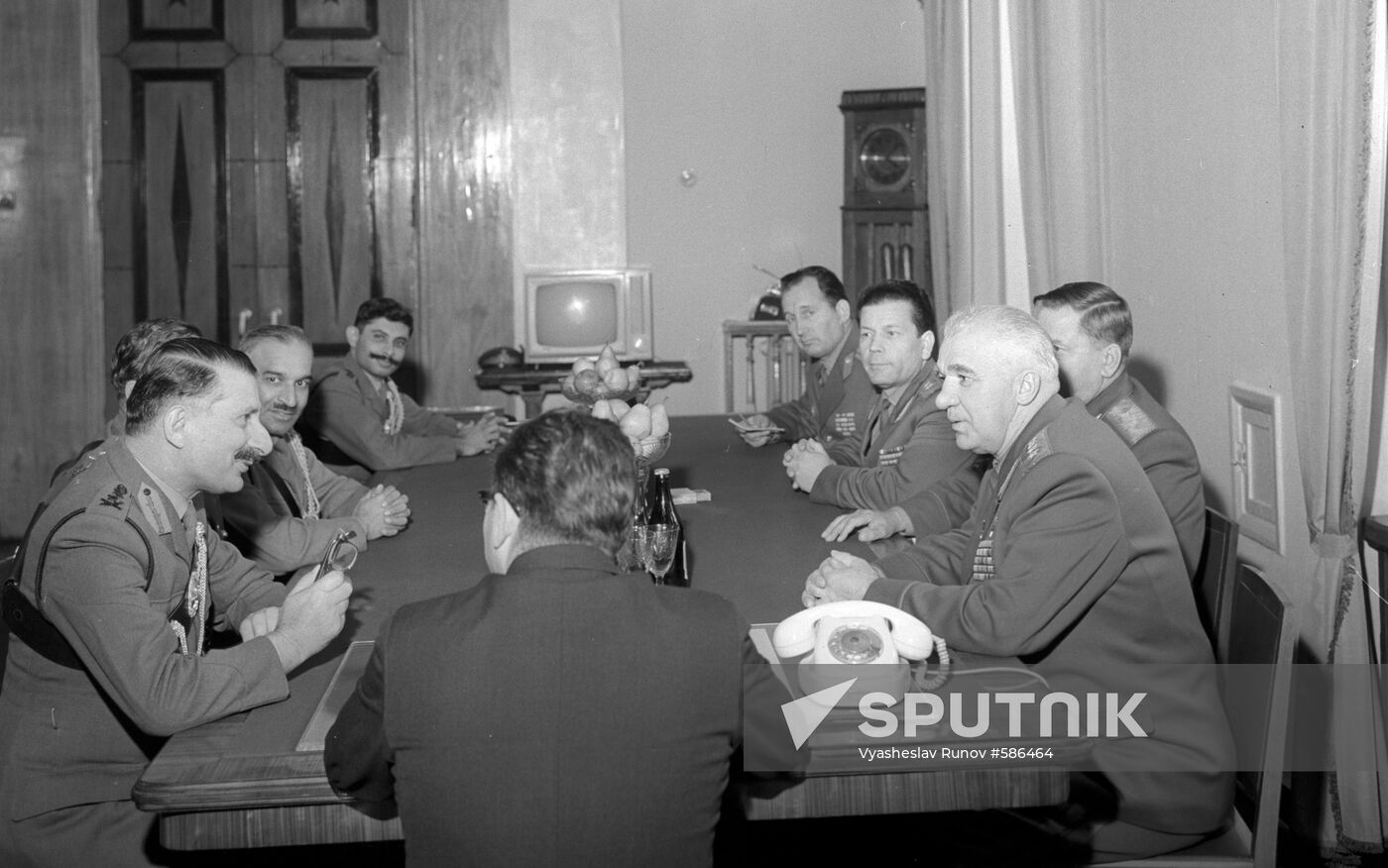 Pyotr Lashchenko meeting with Sam Manekshaw