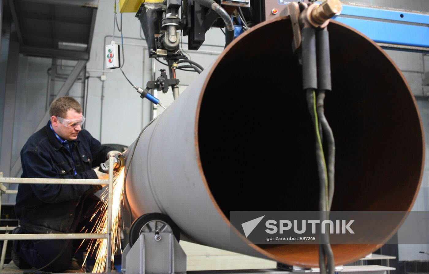 Semi-automatic welding