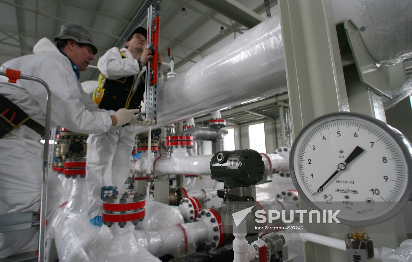 Oil quantity and quality measurement unit