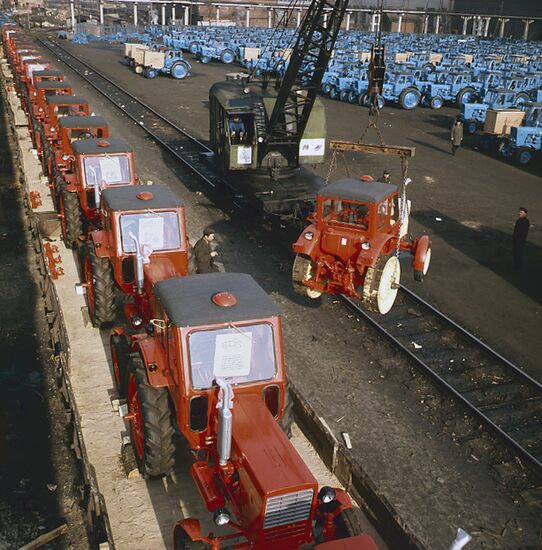Loading tractors