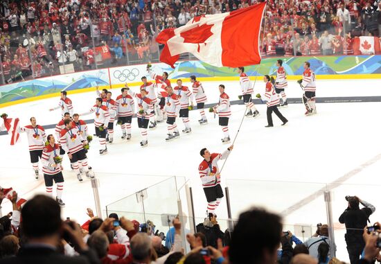 Canadian ice hockey team wins gold