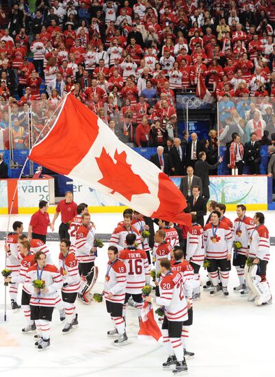 Canadian ice hockey team wins gold