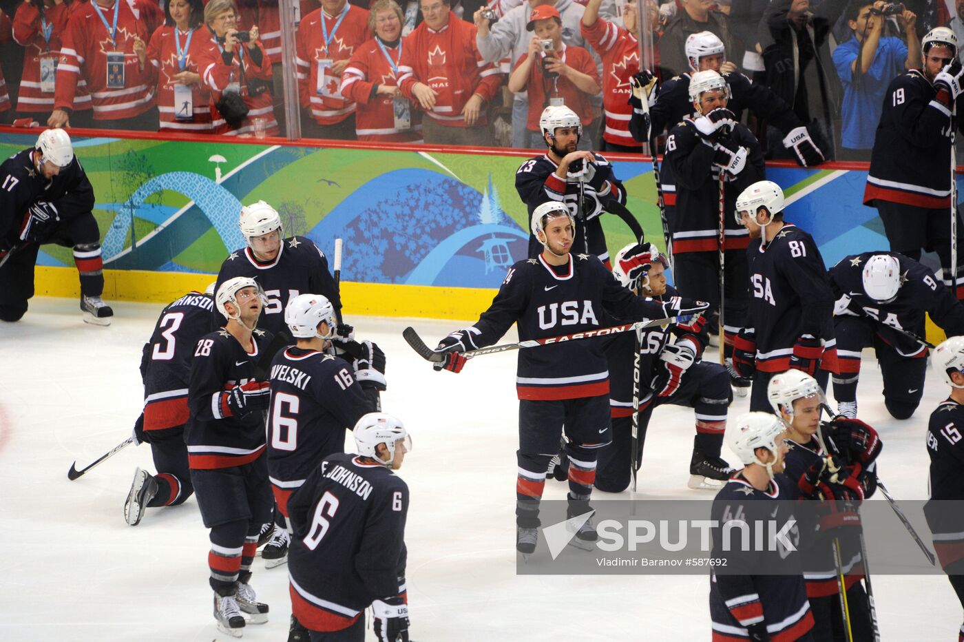 U.S. ice hockey team won silver medals