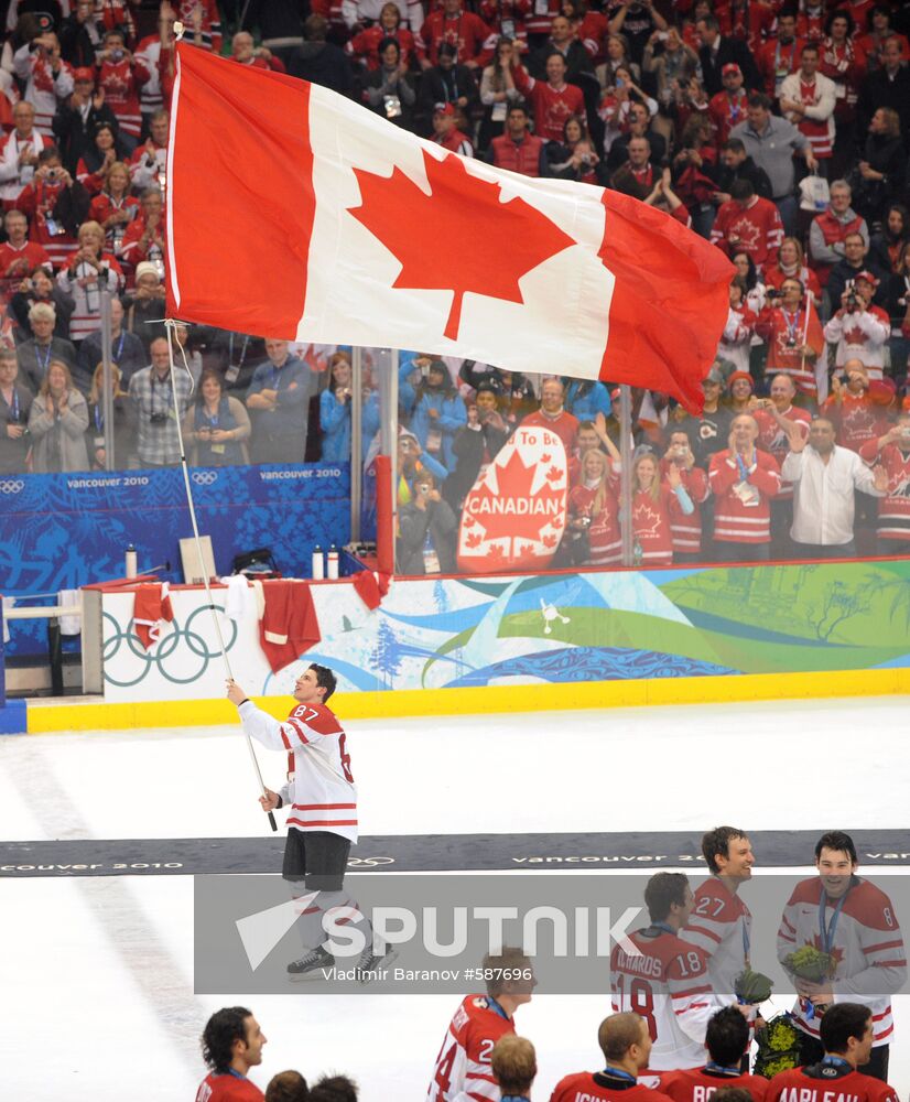 Canadian ice hockey team wins gold