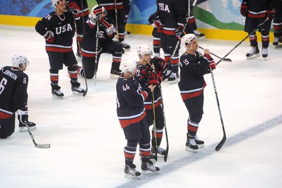 U.S. ice hockey team won silver medals