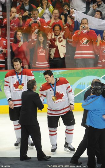 Rick Nash and Sidney Crosby