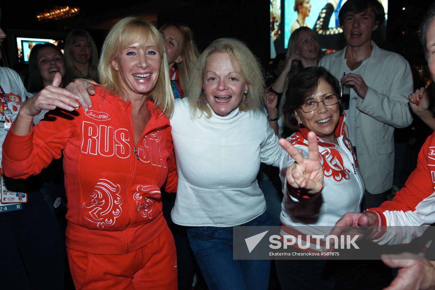 Oksana Pushkina, Larisa Dolina and Irina Rodnina