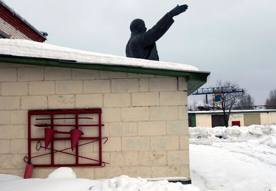 Lenin monument at restoration workshop