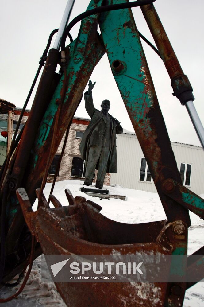Lenin monument at restoration workshop