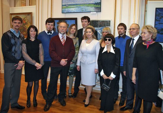 Svetlana Medvedev opens "Window to Russia" exhibition in Paris