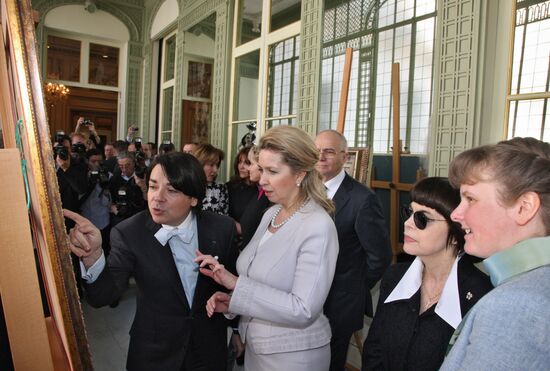 Svetlana Medvedev opens "Window to Russia" exhibition in Paris