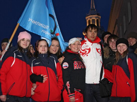 Anton Shipulin arrives in Yekaterinburg