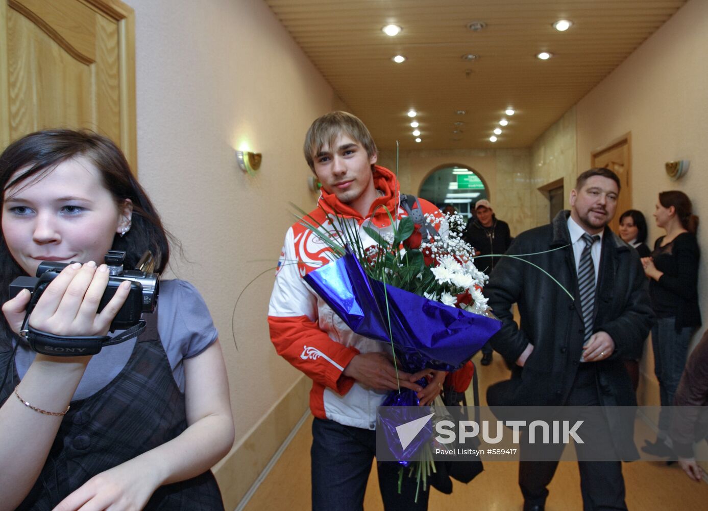 Anton Shipulin arrives in Yekaterinburg