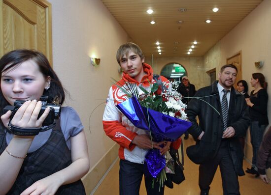 Anton Shipulin arrives in Yekaterinburg