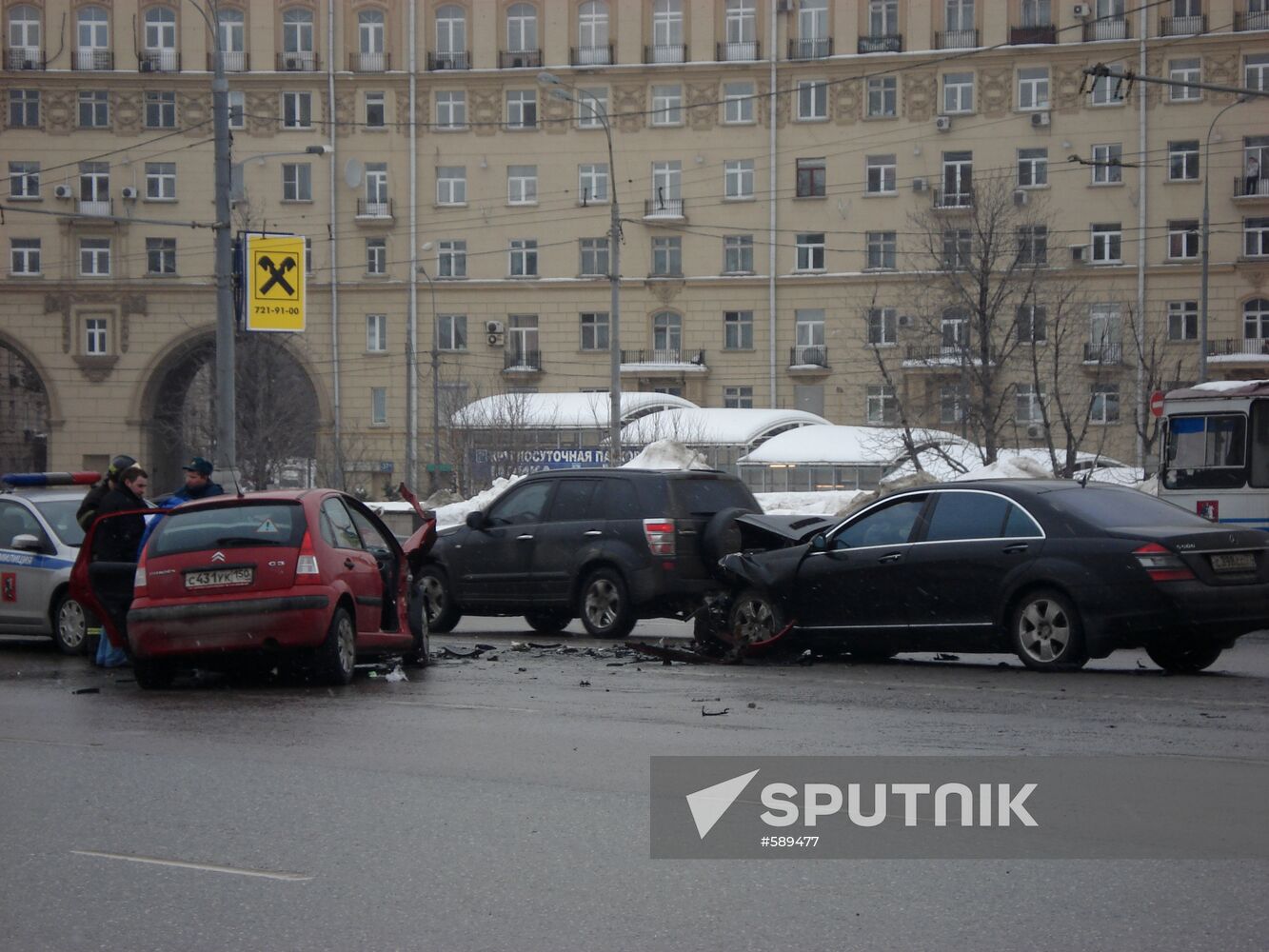 Automobile accident in Leninsky Prospekt