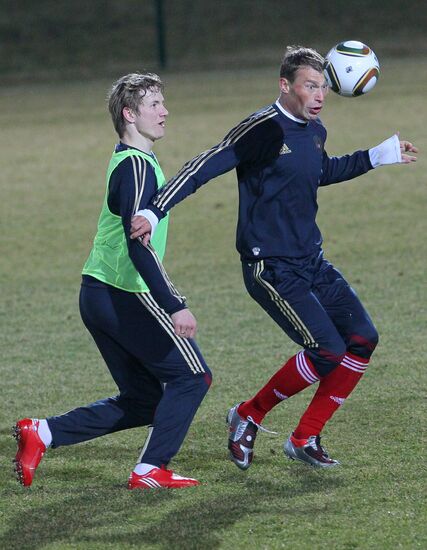 Roman Pavlyuchenko and Alexei Berezutsky