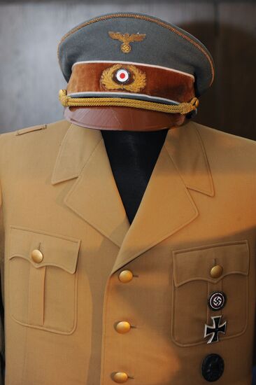 Adolf Hitler's uniform