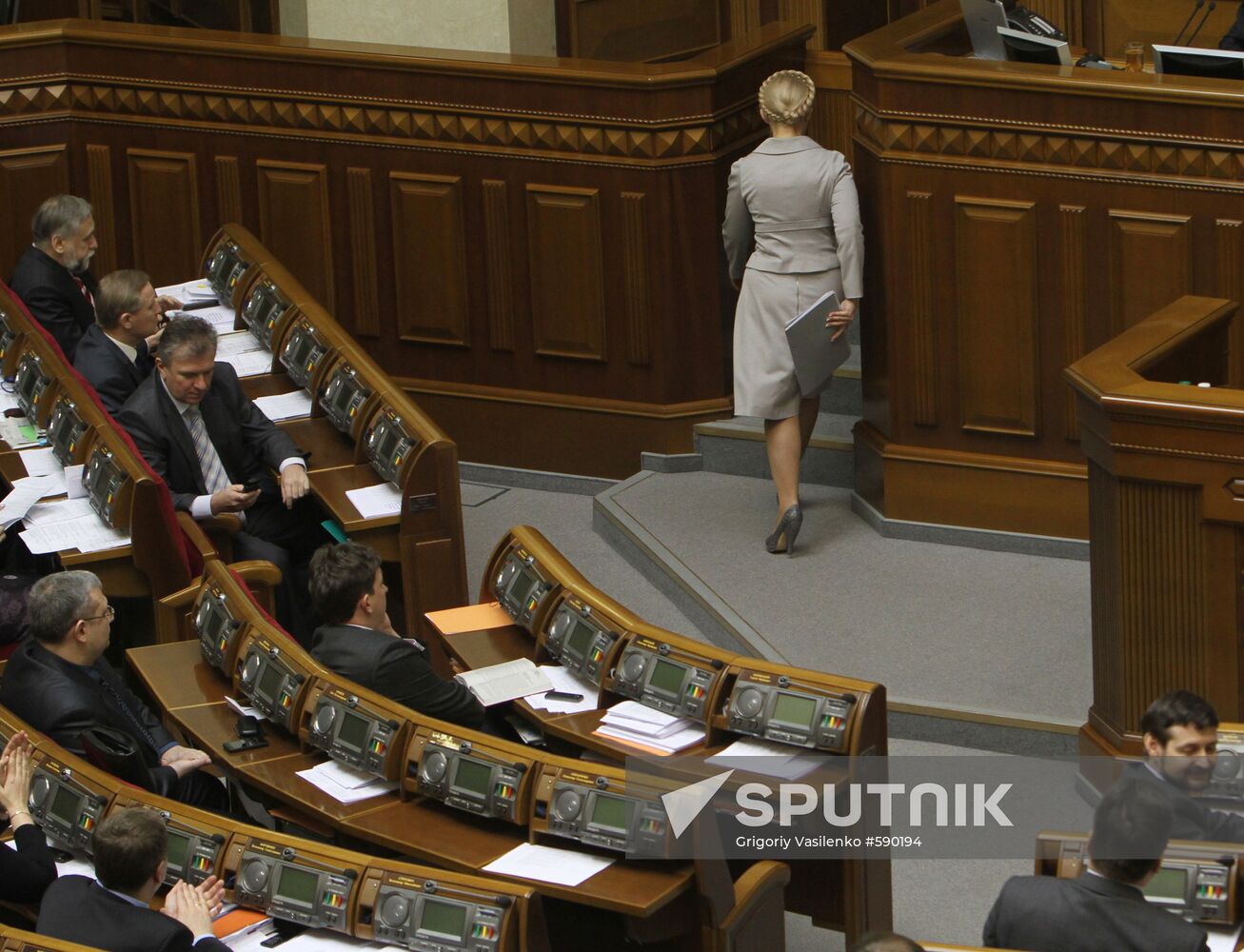 Ukraine parliament dismisses Yulia Tymoshenko's government