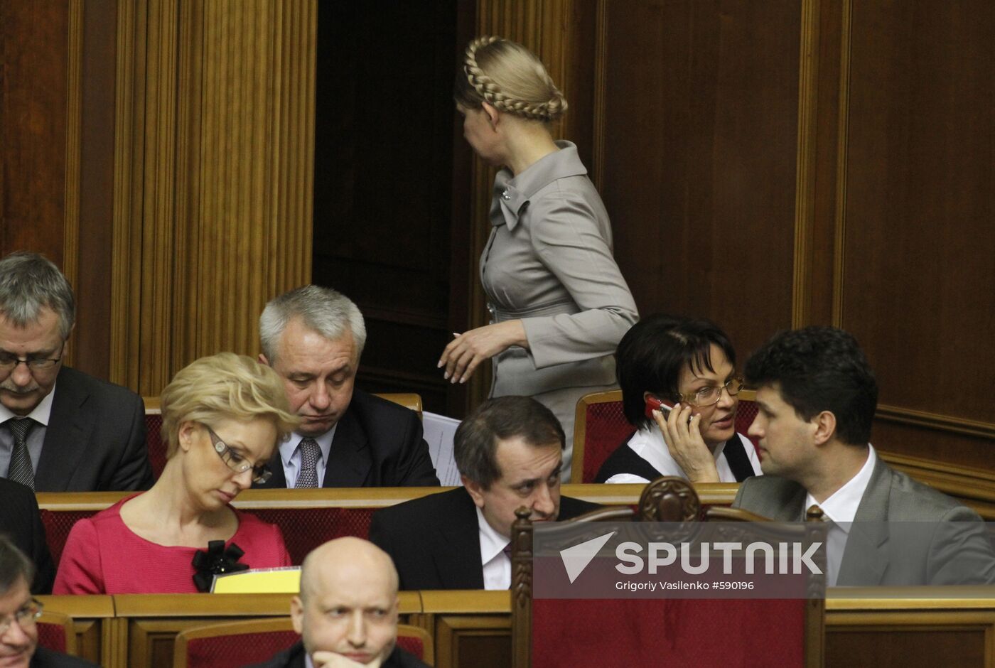 Ukraine parliament dismisses Yulia Tymoshenko's government