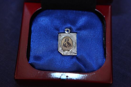 Silver medallion of Russian last Emperor's family