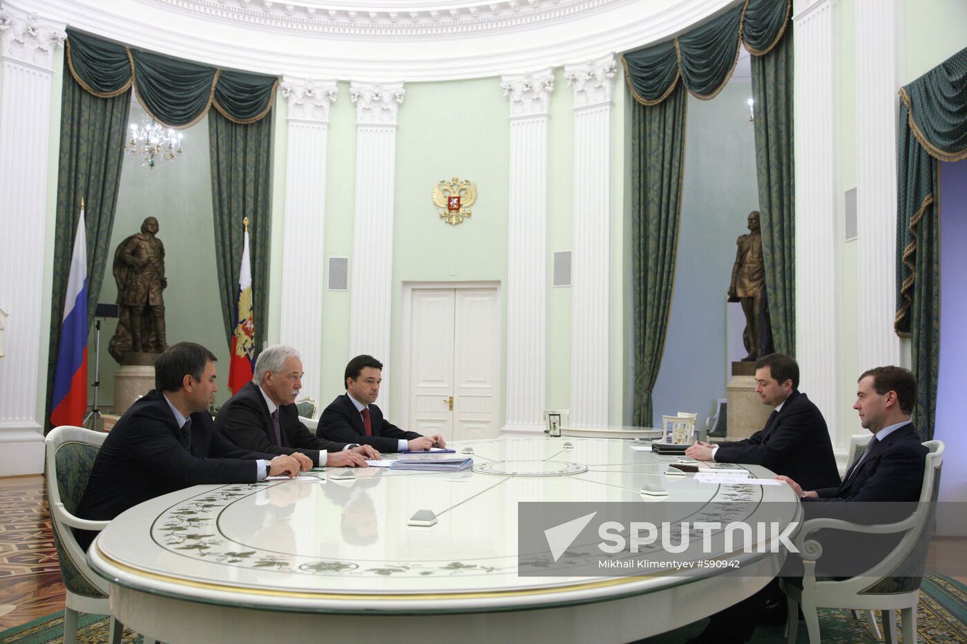 Dmitry Medvedev meets leaders of United Russia