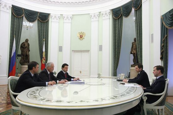 Dmitry Medvedev meets leaders of United Russia
