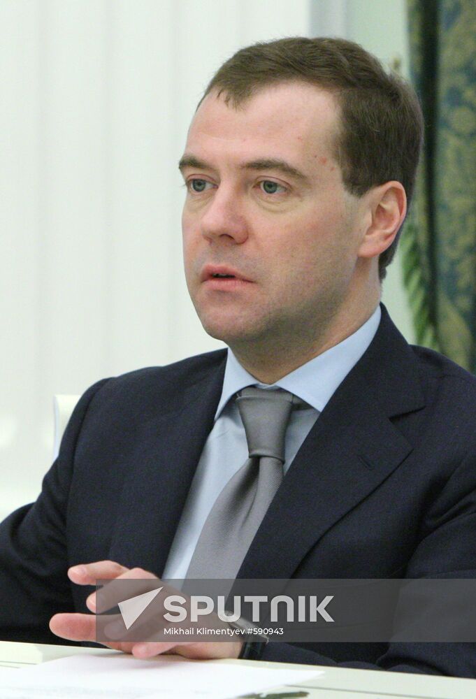 Dmitry Medvedev meets leaders of United Russia