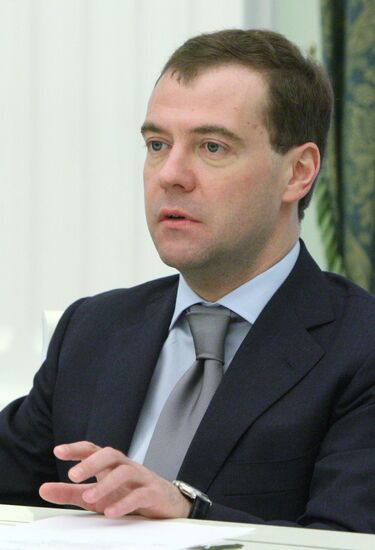 Dmitry Medvedev meets leaders of United Russia
