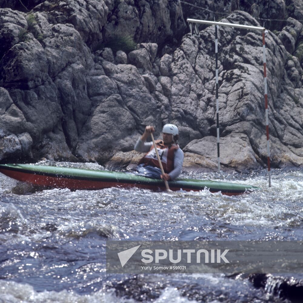 Rowing slalom