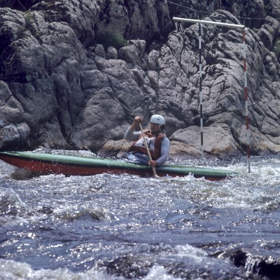 Rowing slalom