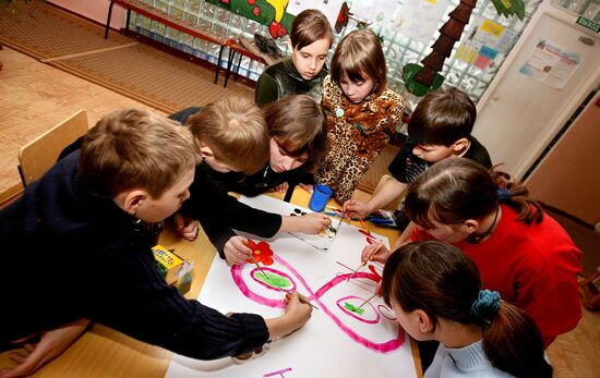 Child rehab center gets ready for March 8th holiday