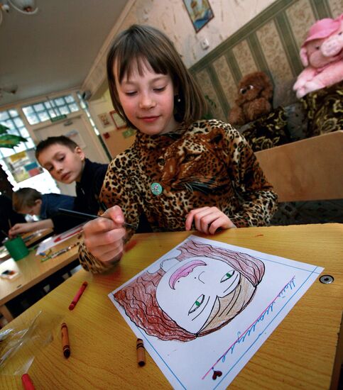 Child rehab center gets ready for March 8th holiday