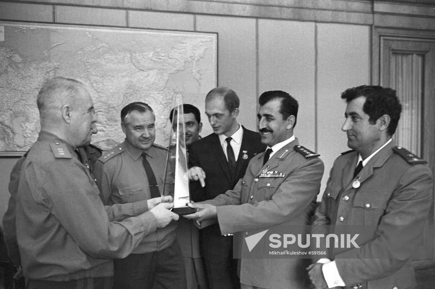Brigadier-general Mustafa Sharba visits the USSR