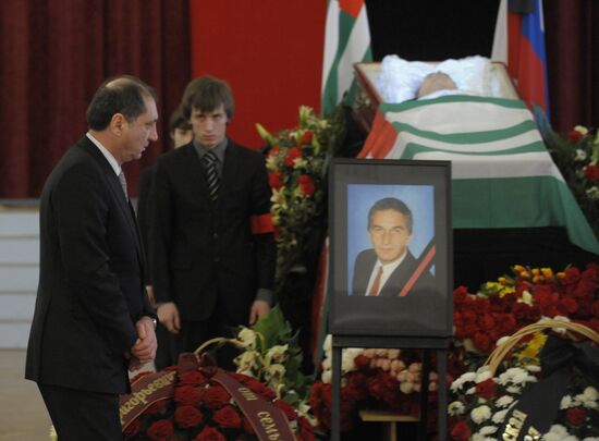People pay last respects to Vladislav Ardzinba