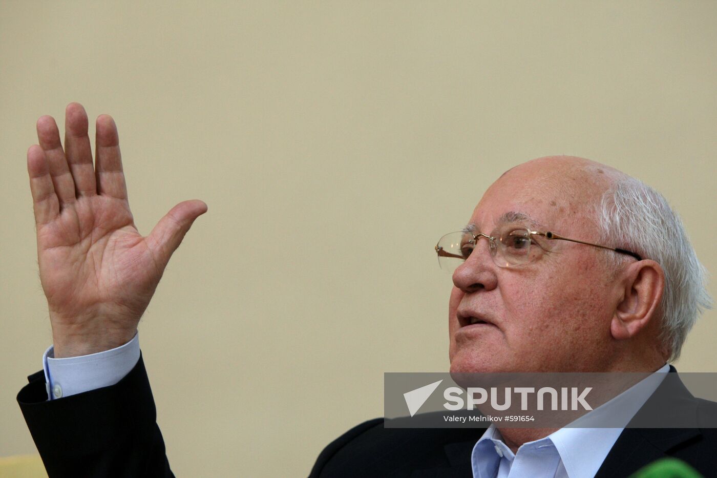 News conference of Mikhail Gorbachev