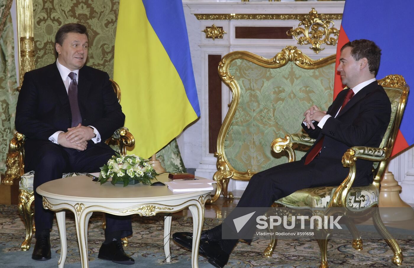 Dmitry Medvedev and Viktor Yanukovych