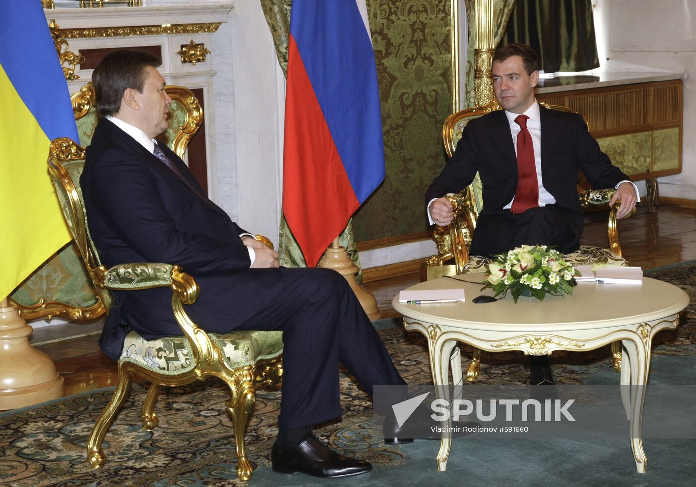 Dmitry Medvedev and Viktor Yanukovych