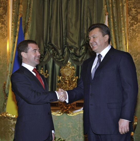 Dmitry Medvedev and Viktor Yanukovych