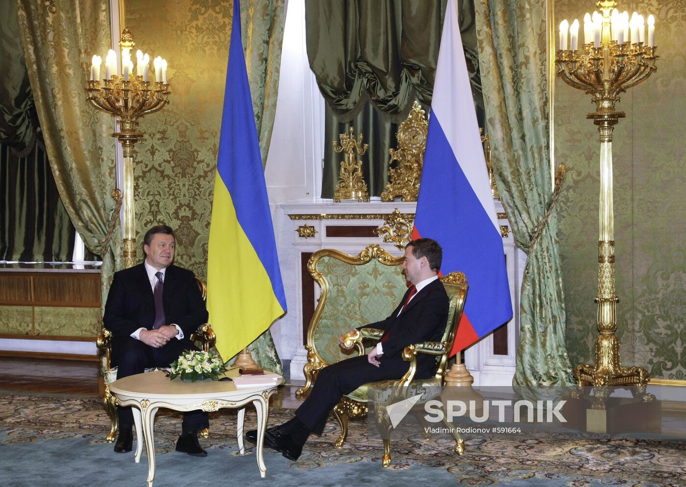 Dmitry Medvedev and Viktor Yanukovych