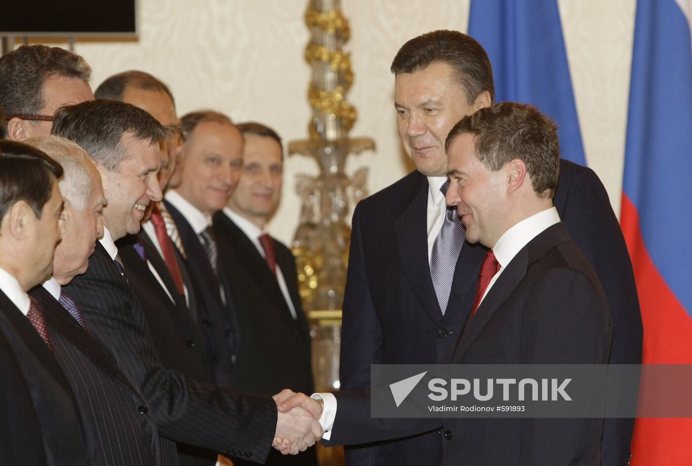 Dmitry Medvedev, Viktor Yanukovych