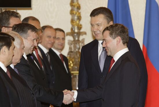 Dmitry Medvedev, Viktor Yanukovych