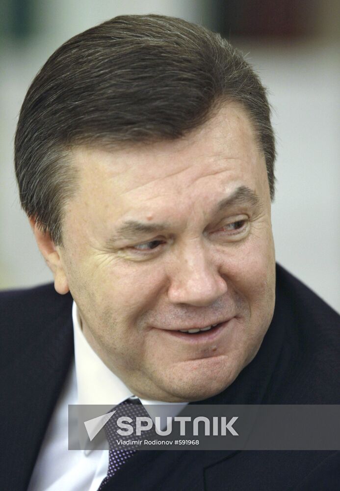 Dmitry Medvedev, Viktor Yanukovych