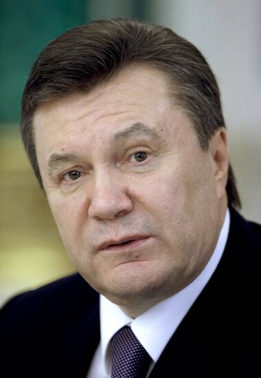 Dmitry Medvedev, Viktor Yanukovych