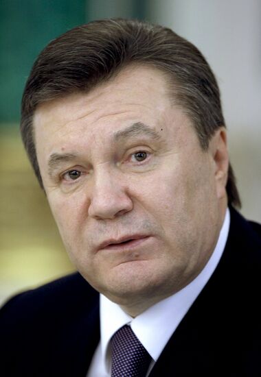 Dmitry Medvedev, Viktor Yanukovych