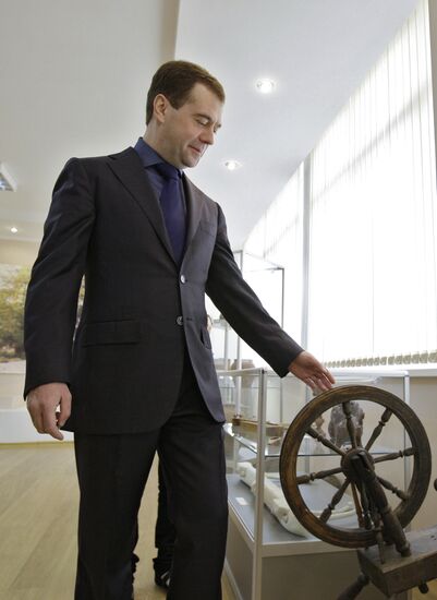 Dmitry Medvedev visits Sochi secondary school