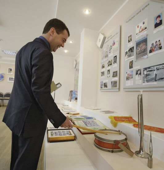Dmitry Medvedev visits Sochi secondary school