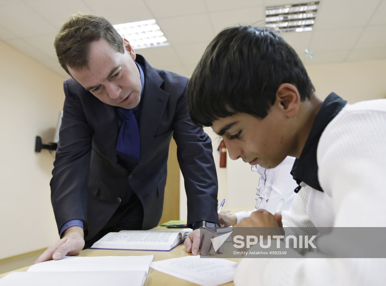 Dmitry Medvedev visits Sochi secondary school
