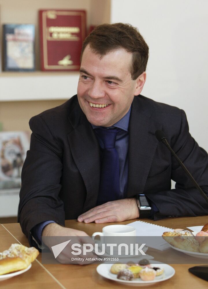 Dmitry Medvedev visits Sochi secondary school