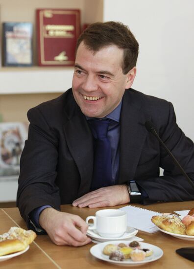 Dmitry Medvedev visits Sochi secondary school