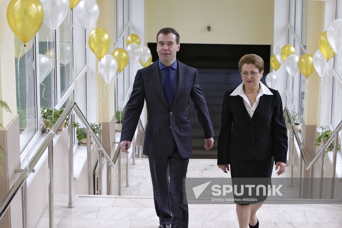 Dmitry Medvedev visits Sochi secondary school